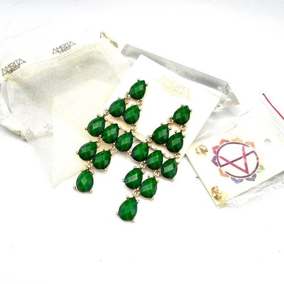 Amrita Singh Green Faceted Resin Statement Earrings - Picture 1 of 6